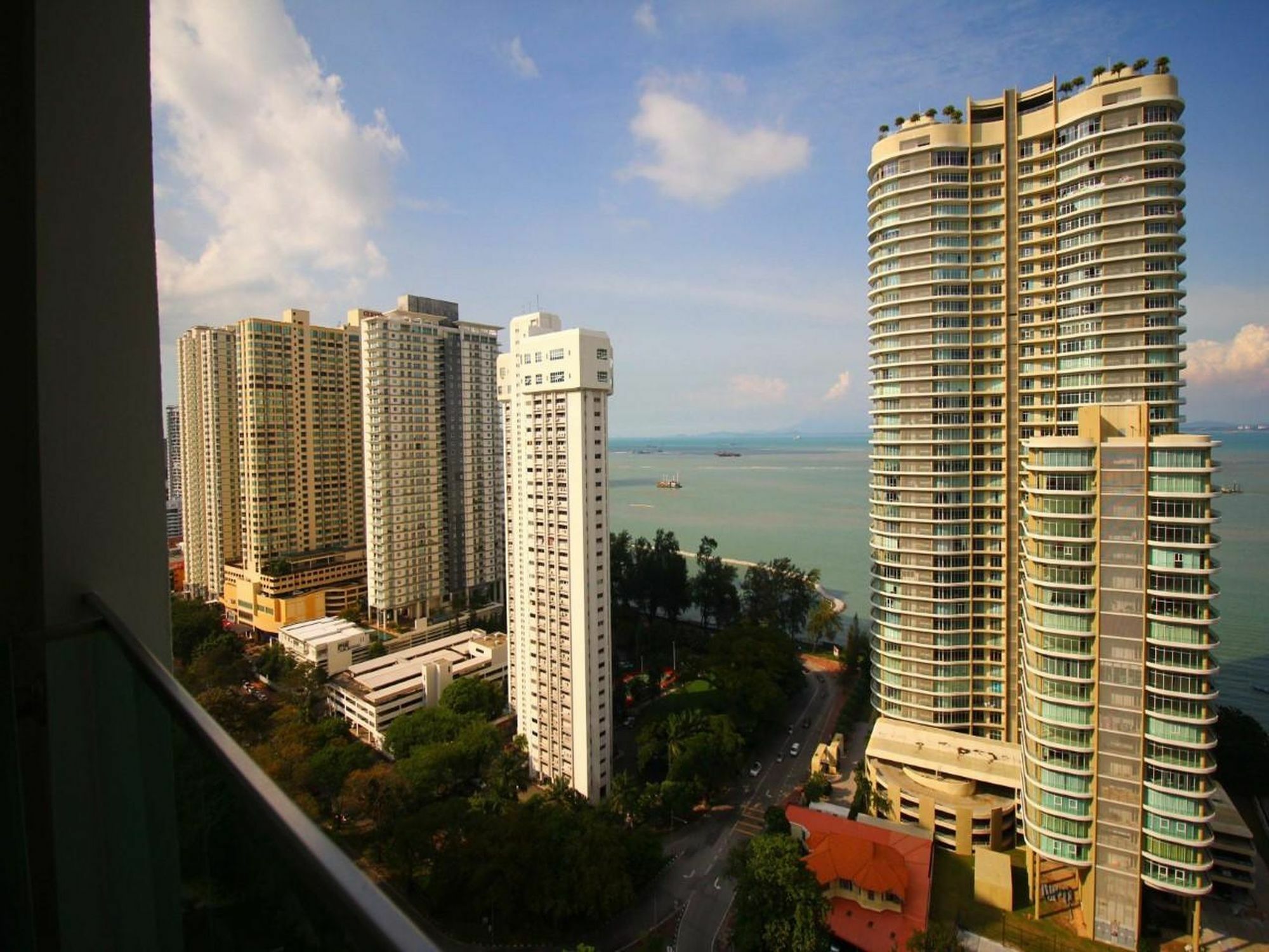 Mansion One Service Apartment George Town Eksteriør billede